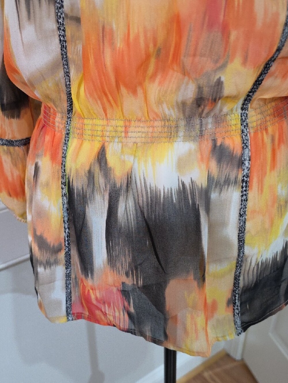 Calvin Klein Multi-Color AbstractPrint Peasant Blouse - Size M - Picture 9 of 12